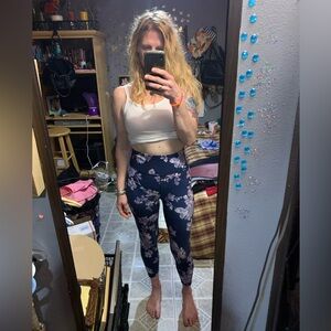 🎈GAPFit🎈BUY 1 GET 1 FREE🎈High Rise Floral Print Leggings Sz M